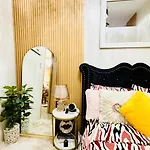 Mac Serenity Suites Vine Residences